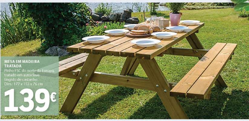 Mesa em Madeira Tratada